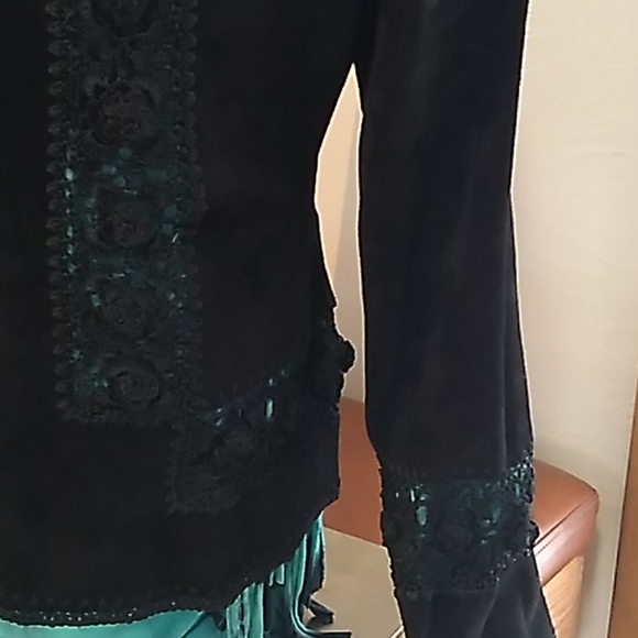 Mertillo Jacket/Top - Picture 5 of 8